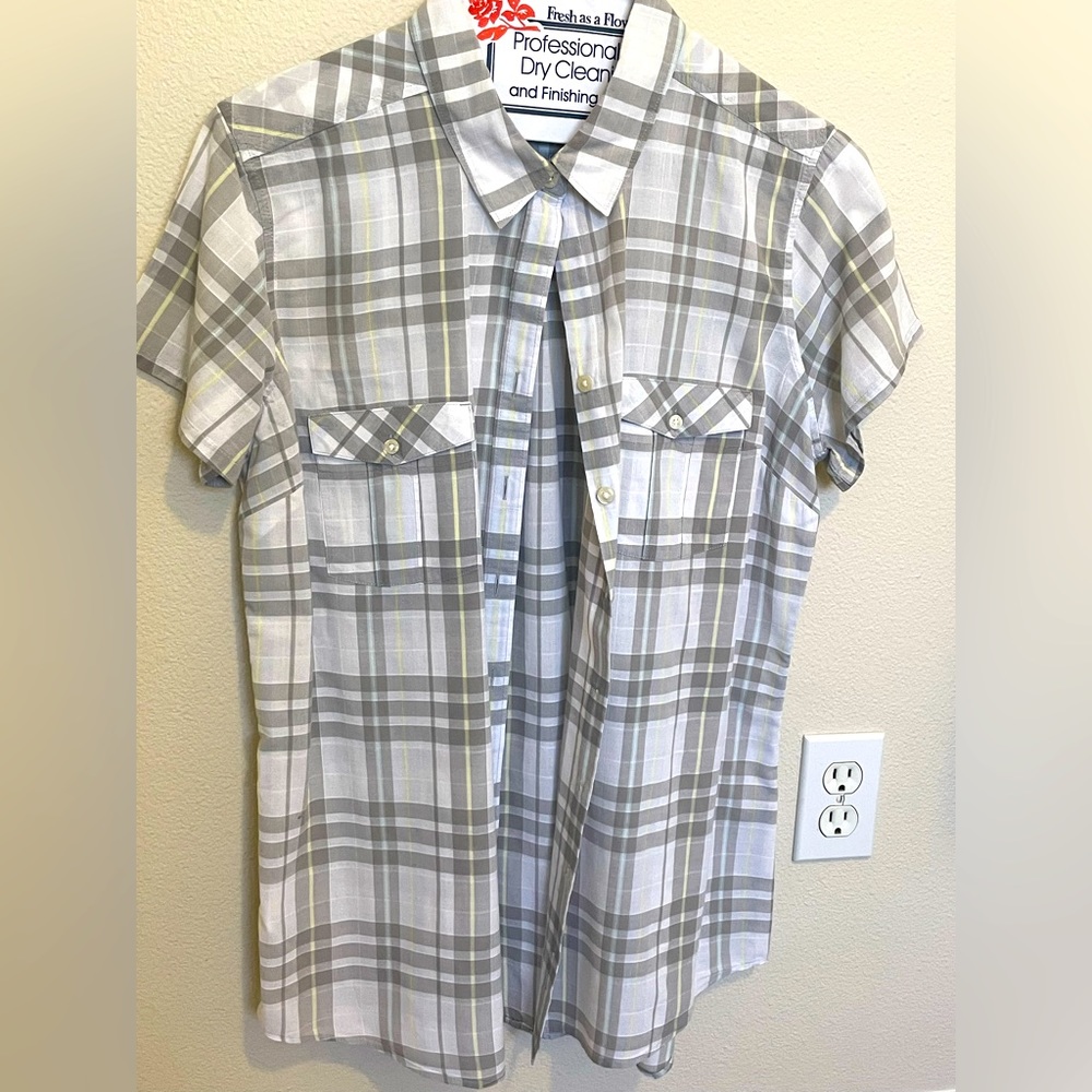 Women’s casual short sleeve, Patterned Top.